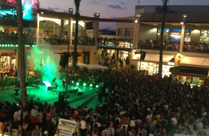 actuación en directo en la plaza