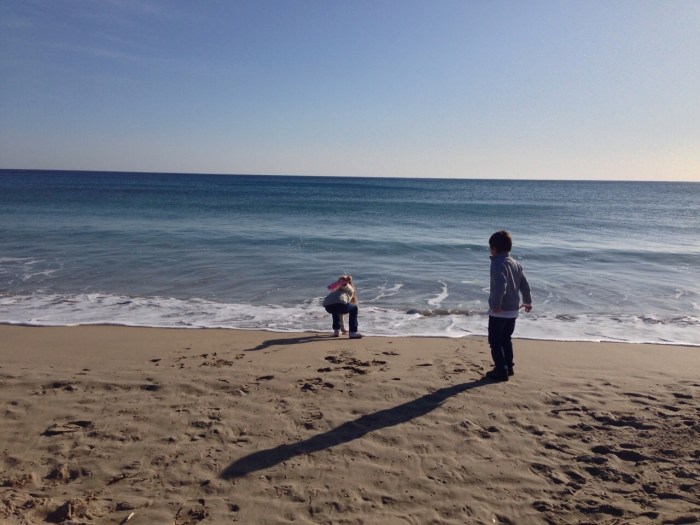 niños en la playa 2