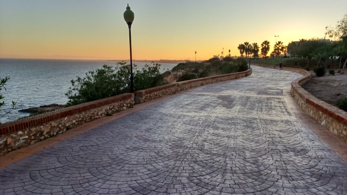 Paseo de Aquamarina entre Cabo Roig y Campoamor