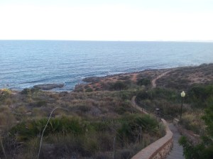 Paseo por la playa fósil en Cabo Roig