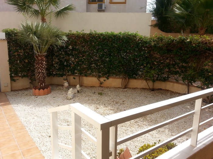 bajo en alquiler jardin en Cabo Roig