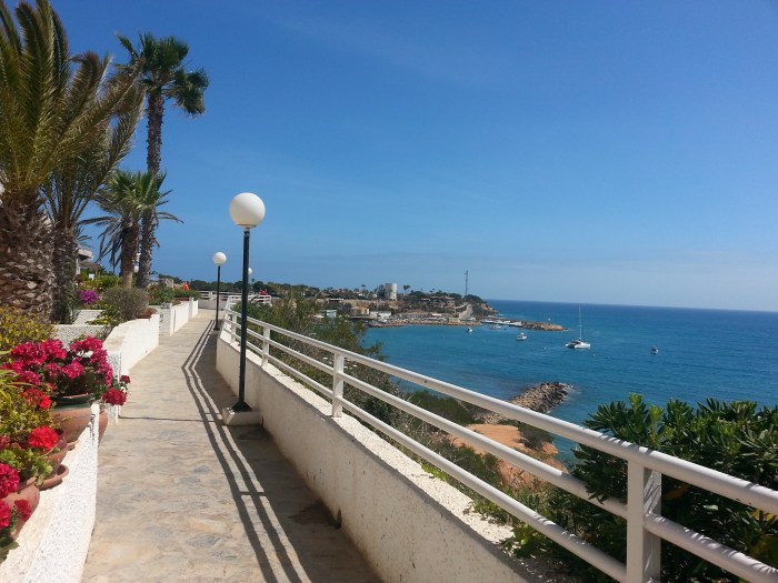 Paseo nuevo de 30 metros hacia la Playa de CAbo Roig